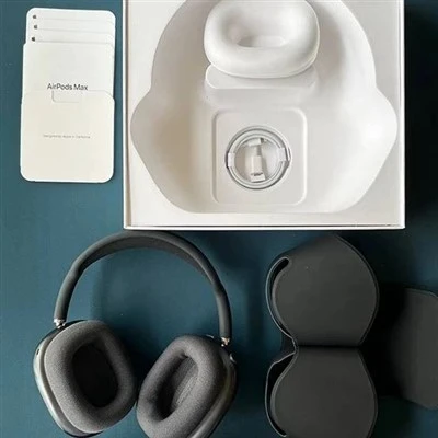 Apple Dynamic Head Tracking Spatial Audio Earbuds